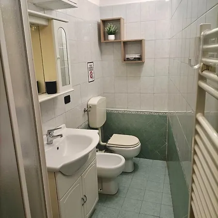 Lo Scorcio Sulla Piazza